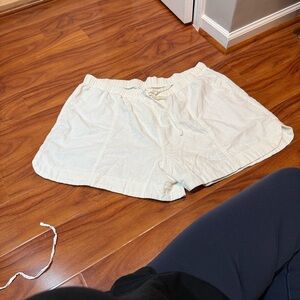 Universal Thread Women's Cream Athletic Shorts